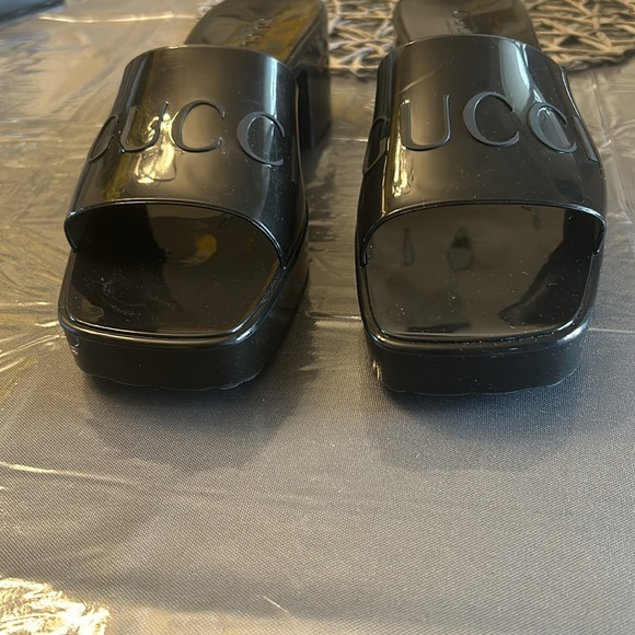 Gucci Rubber Mules in great condition - Picture 4 of 11